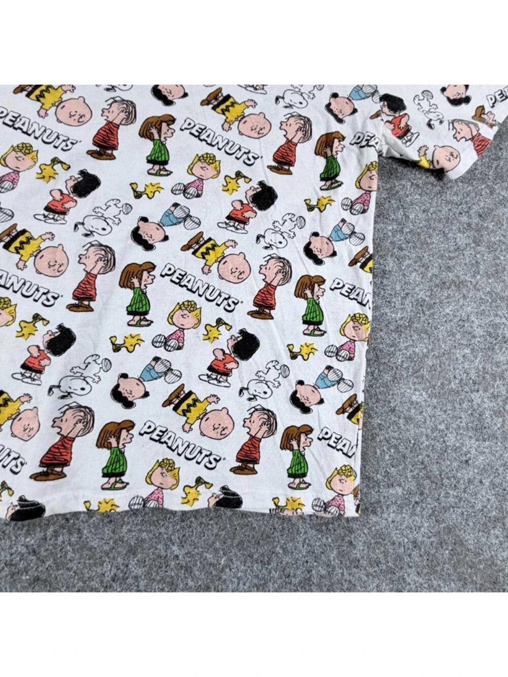 Peanuts Worldwide 2020 T-Shirt Kids M 7-9 White All Over Print Peanuts Character - Picture 13 of 16